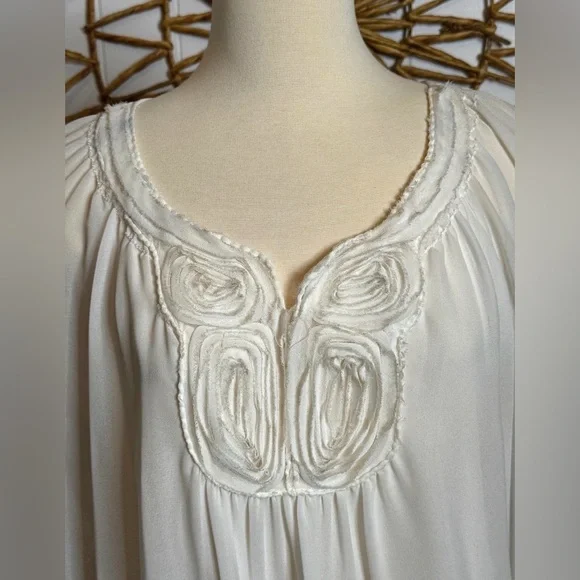 Women’s MediumSophie Max Cream Blouse with Embellished Neckline and Long Sleeves - Picture 4 of 7